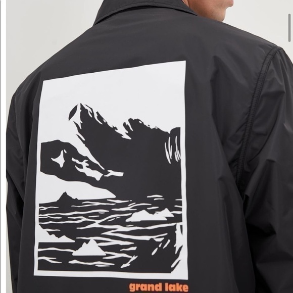 Water repellant windbreaker - Picture 3 of 9